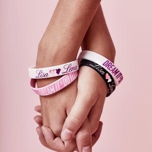Lisa and Lena wristband